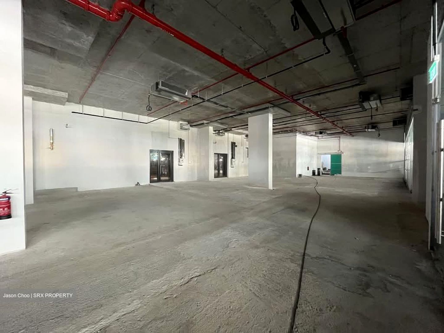 Middle Road (D7), Retail #610490621